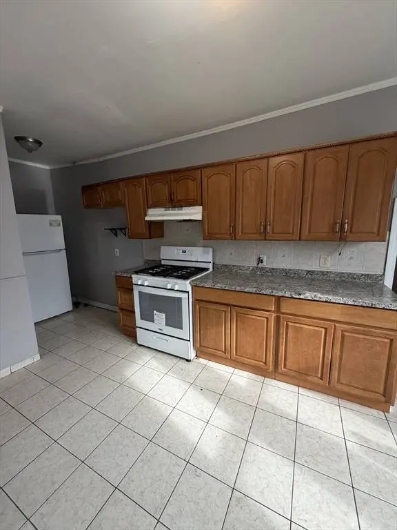 43 Adams St #1, Lynn, MA 01902