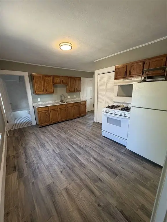 13 Knowlton St #2, Beverly, MA 01915
