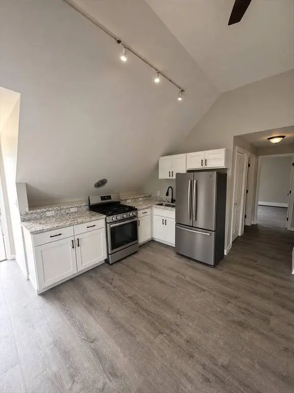 80 Cabot St #5, Beverly, MA 01915