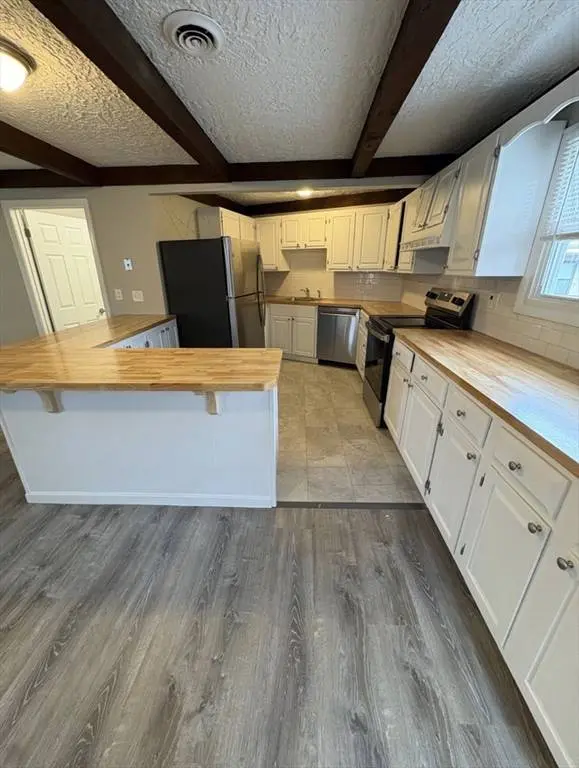 34 Boston St #2, Salem, MA 01970