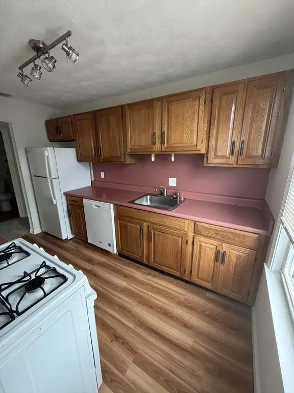 72 Cabot St #8, Beverly, MA 01915
