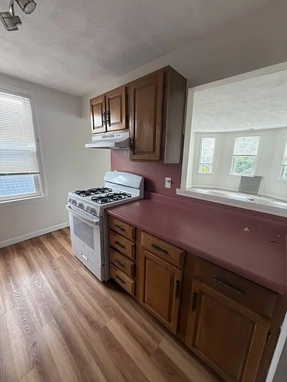 72 Cabot St #8, Beverly, MA 01915