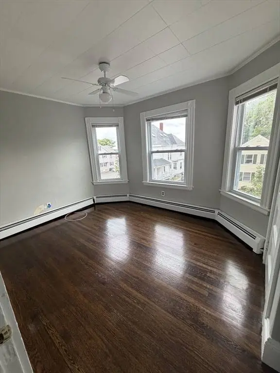 333 Cabot St #2R, Beverly, MA 01915