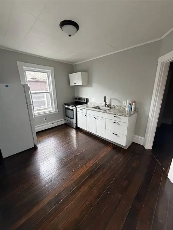 333 Cabot St #2R, Beverly, MA 01915