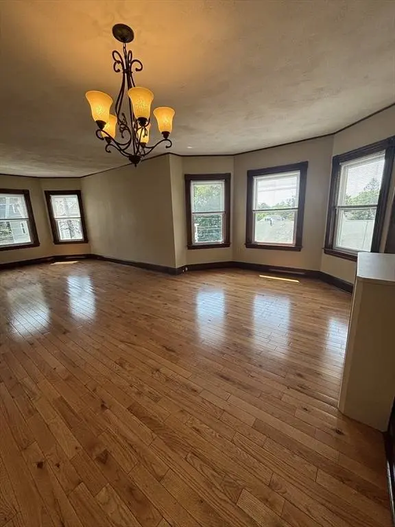 10 Davis St #2, Woburn, MA 01801