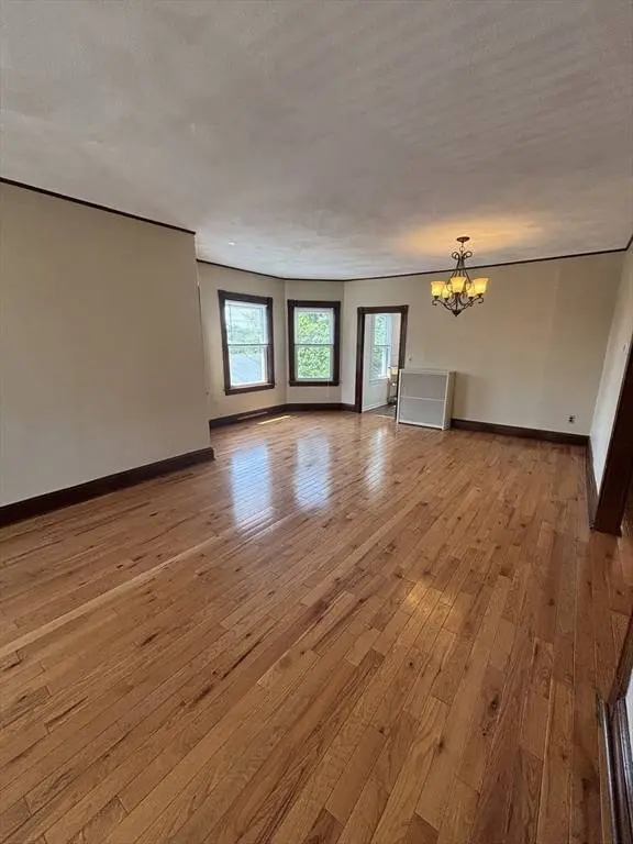 10 Davis St #2, Woburn, MA 01801