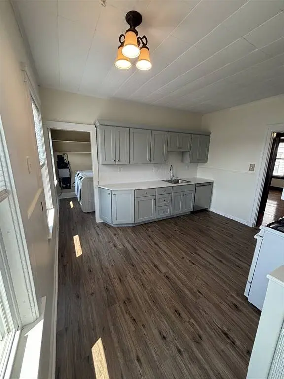 10 Davis St #2, Woburn, MA 01801