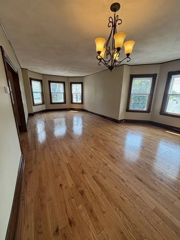 10 Davis St #2, Woburn, MA 01801