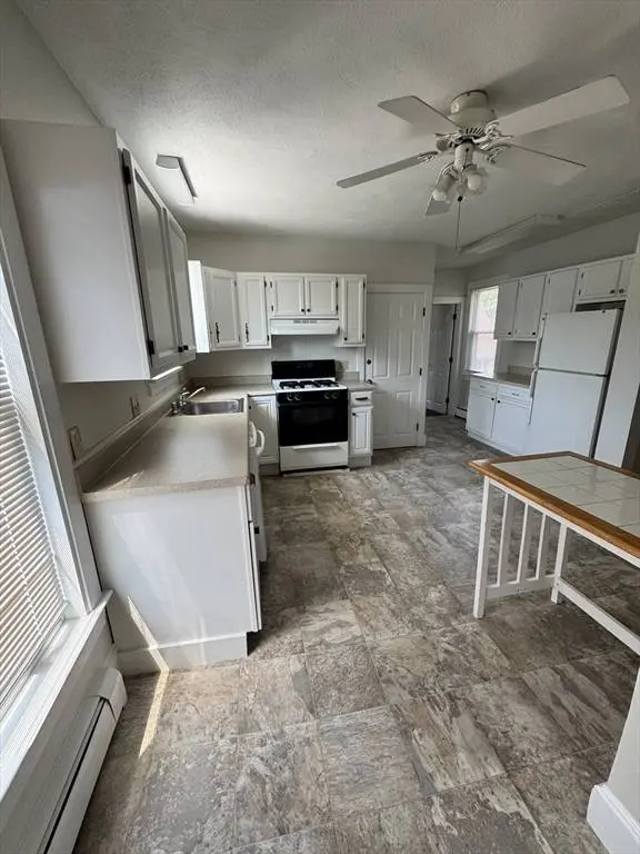 106 Hale St #2, Beverly, MA 01915