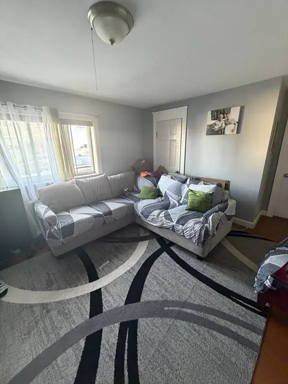 5 Cliff St #1, Beverly, MA 01915