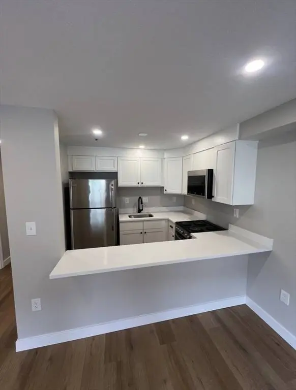 7 Oak St #1, Peabody, MA 01960