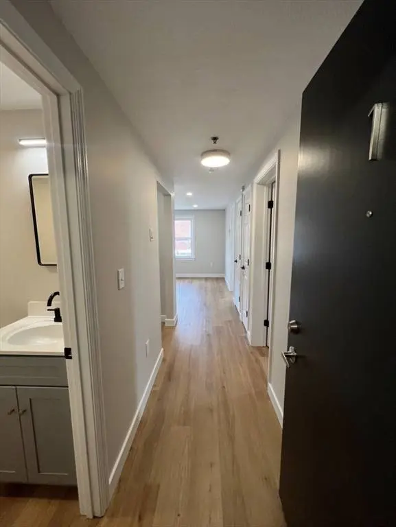 7 Oak St #1, Peabody, MA 01960