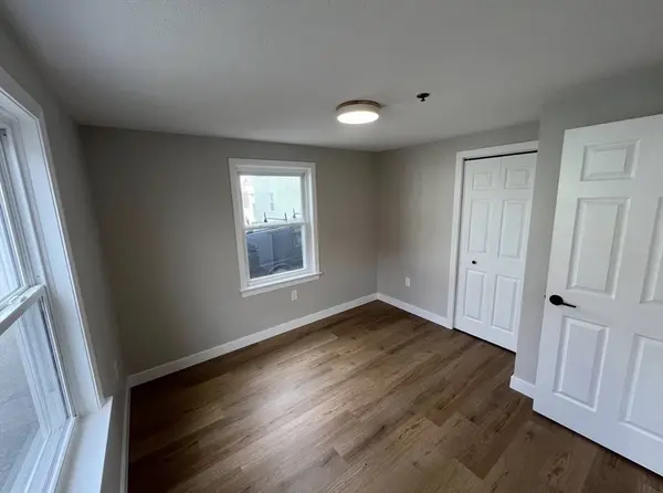 7 Oak St #1, Peabody, MA 01960