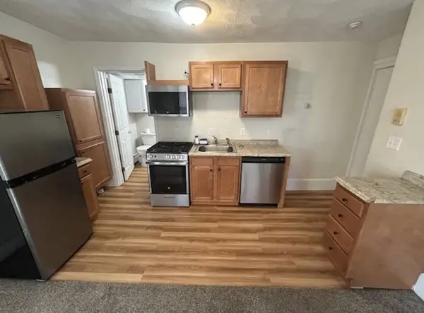 12 Summer St #3, Salem, MA 01970