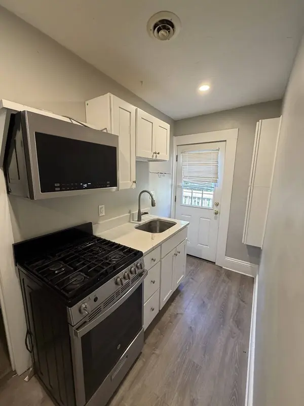 7 Phillips St #3, Beverly, MA 01915