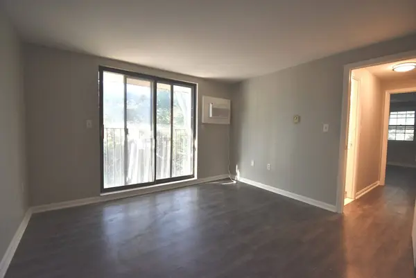 1 Trafalgar Dr #12A, Beverly, MA 01915