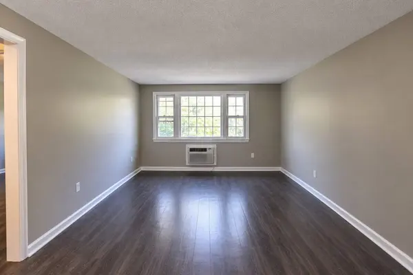 1 Trafalgar Dr #12A, Beverly, MA 01915