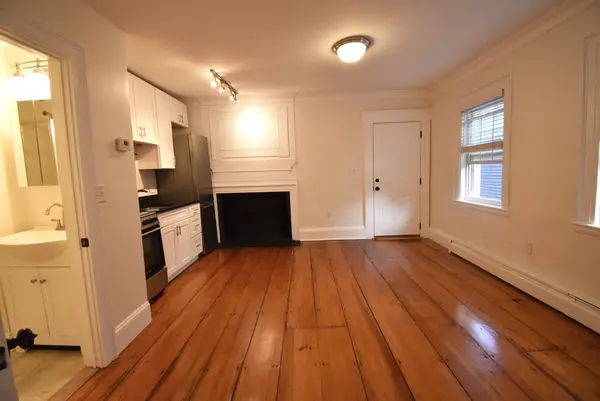 17 Beckford St #4, Salem, MA 01970