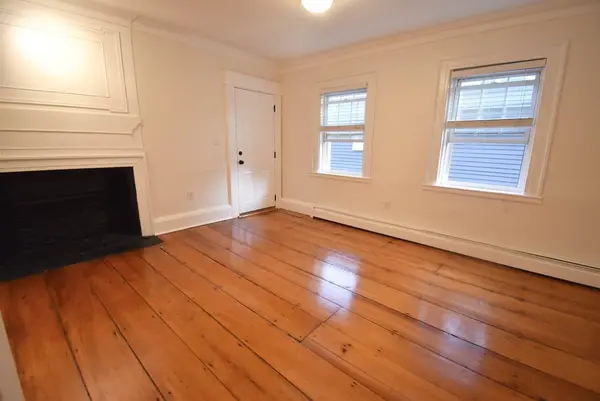 17 Beckford St #4, Salem, MA 01970