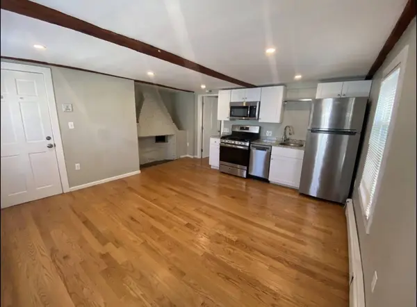 80 Cabot St #4, Beverly, MA 01915