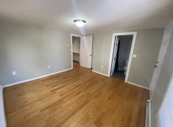 80 Cabot St #4, Beverly, MA 01915