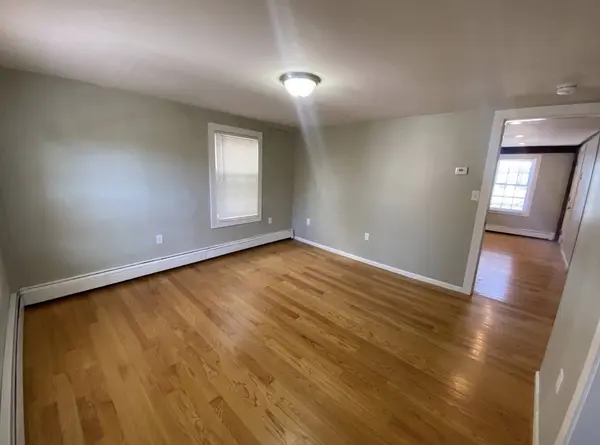 80 Cabot St #4, Beverly, MA 01915