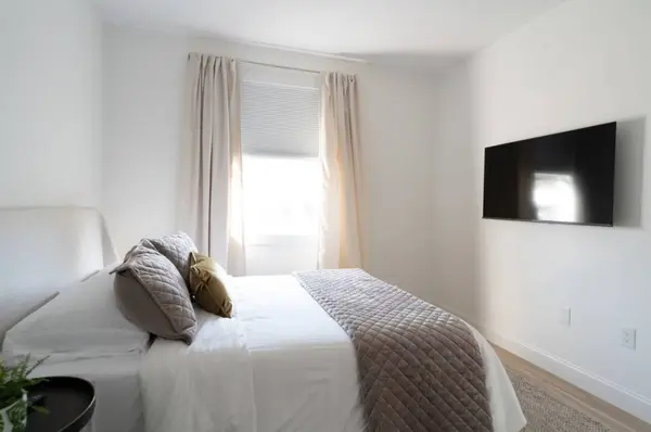 8 Enon St #103, Beverly, MA 01915