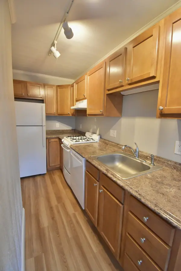 37 Railroad Ave #6
