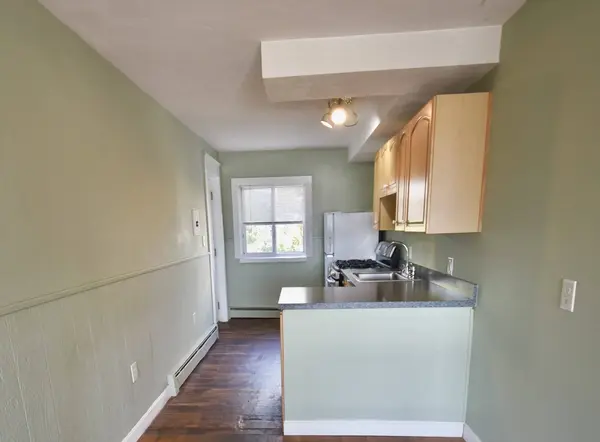 5 Cliff St #4, Beverly, MA 01915