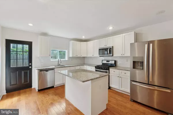 1415 S MOLE ST, Philadelphia, PA 19146