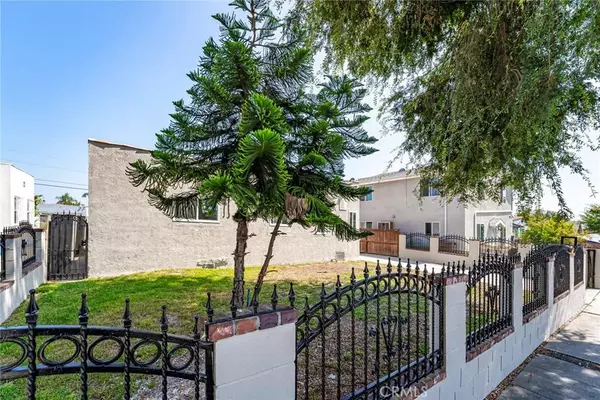 1733 W 84th PL, Los Angeles, CA 90047