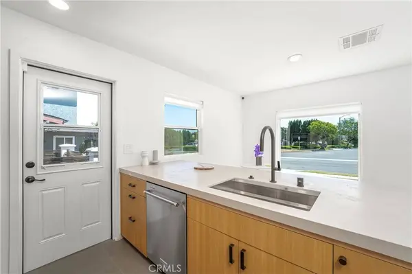 4939 Brayton, Long Beach, CA 90807