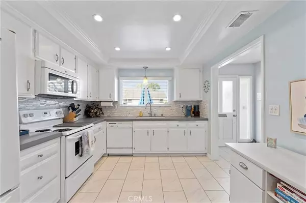 5102 Piccadilly CIR, Westminster, CA 92683