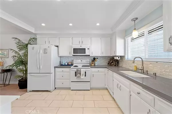 5102 Piccadilly CIR, Westminster, CA 92683