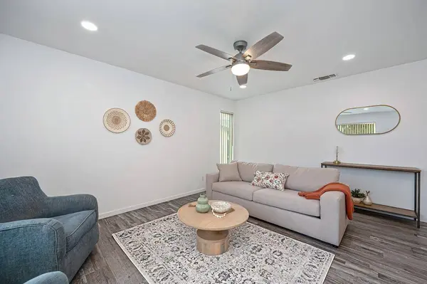 7021 Stanford Oak DR, Sacramento, CA 95842
