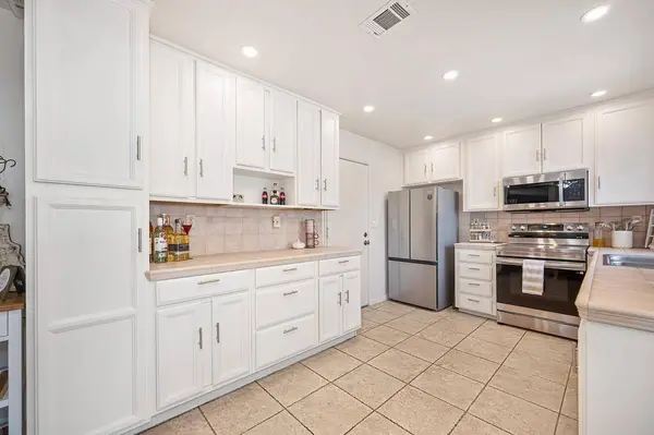 7309 Sunleaf Ln, Sacramento, CA 95828