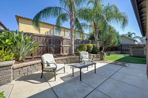10093 Avocado Way, Elk Grove, CA 95757