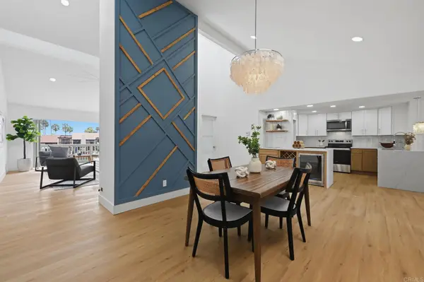 94 Kingston Ct W, Coronado, CA 92118-3354