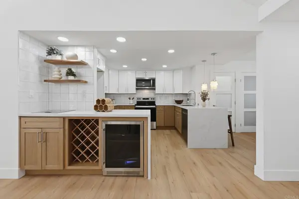 94 Kingston Ct W, Coronado, CA 92118-3354
