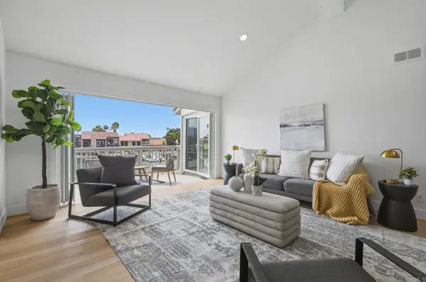 94 Kingston Ct W, Coronado, CA 92118-3354