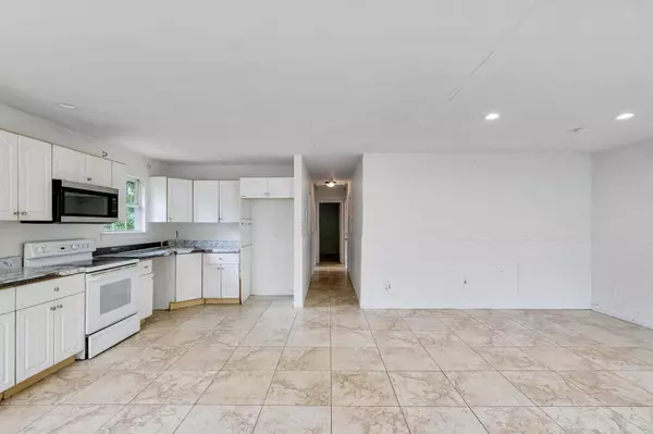 122 Eleanor AVE, Mastic, NY 11950