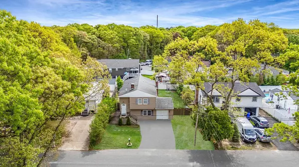 209 Burney BLVD, Mastic, NY 11950