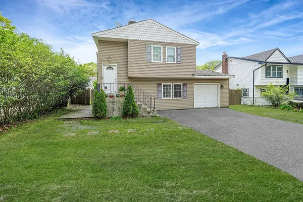 209 Burney BLVD, Mastic, NY 11950