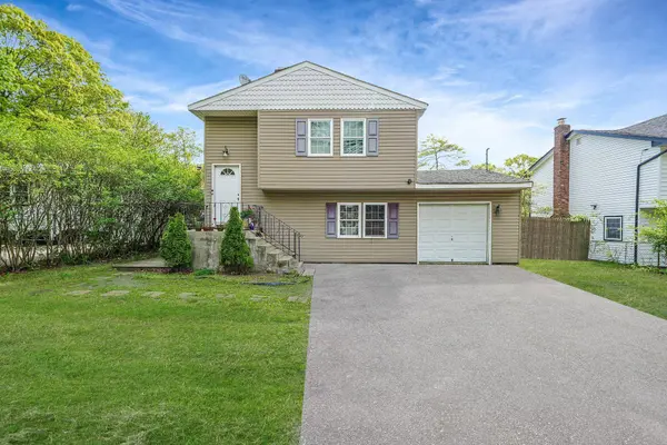 209 Burney BLVD, Mastic, NY 11950