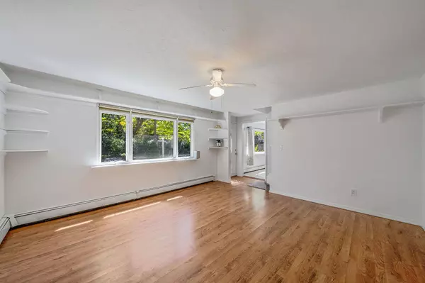 218 Beaver DR, Mastic Beach, NY 11951