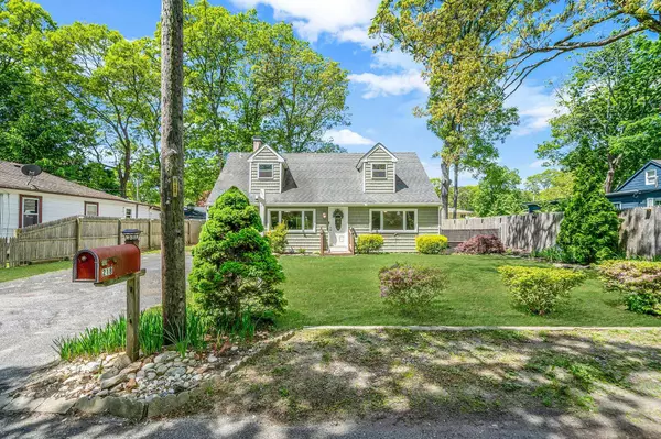 218 Beaver DR, Mastic Beach, NY 11951