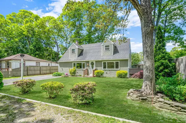 218 Beaver DR, Mastic Beach, NY 11951