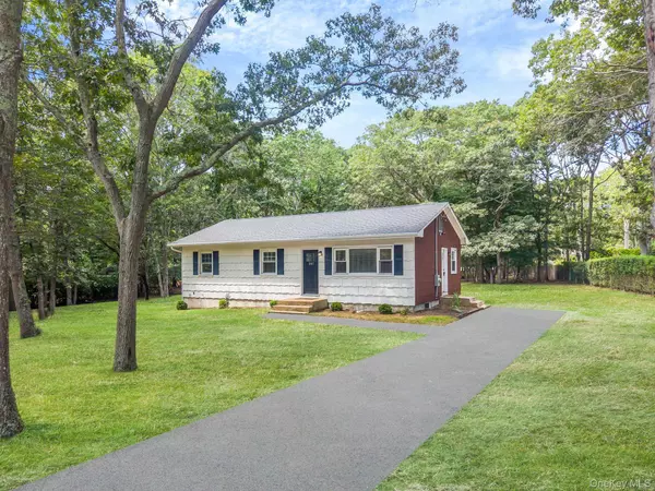 267 Accabonac RD, East Hampton, NY 11937