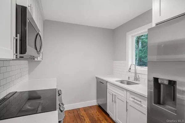 267 Accabonac RD, East Hampton, NY 11937