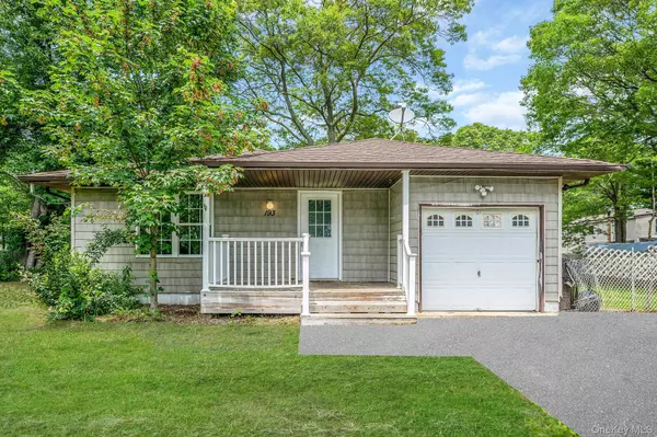 193 Shinnecock AVE, Mastic, NY 11950
